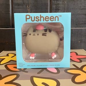 RARE PUSHEEN VINYL FIGURE
